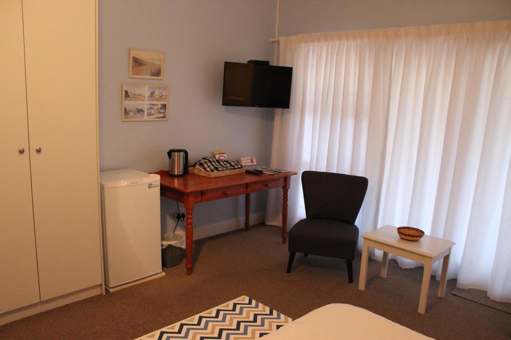 Smuts Ave. Guest Rooms Hermanus Luaran gambar