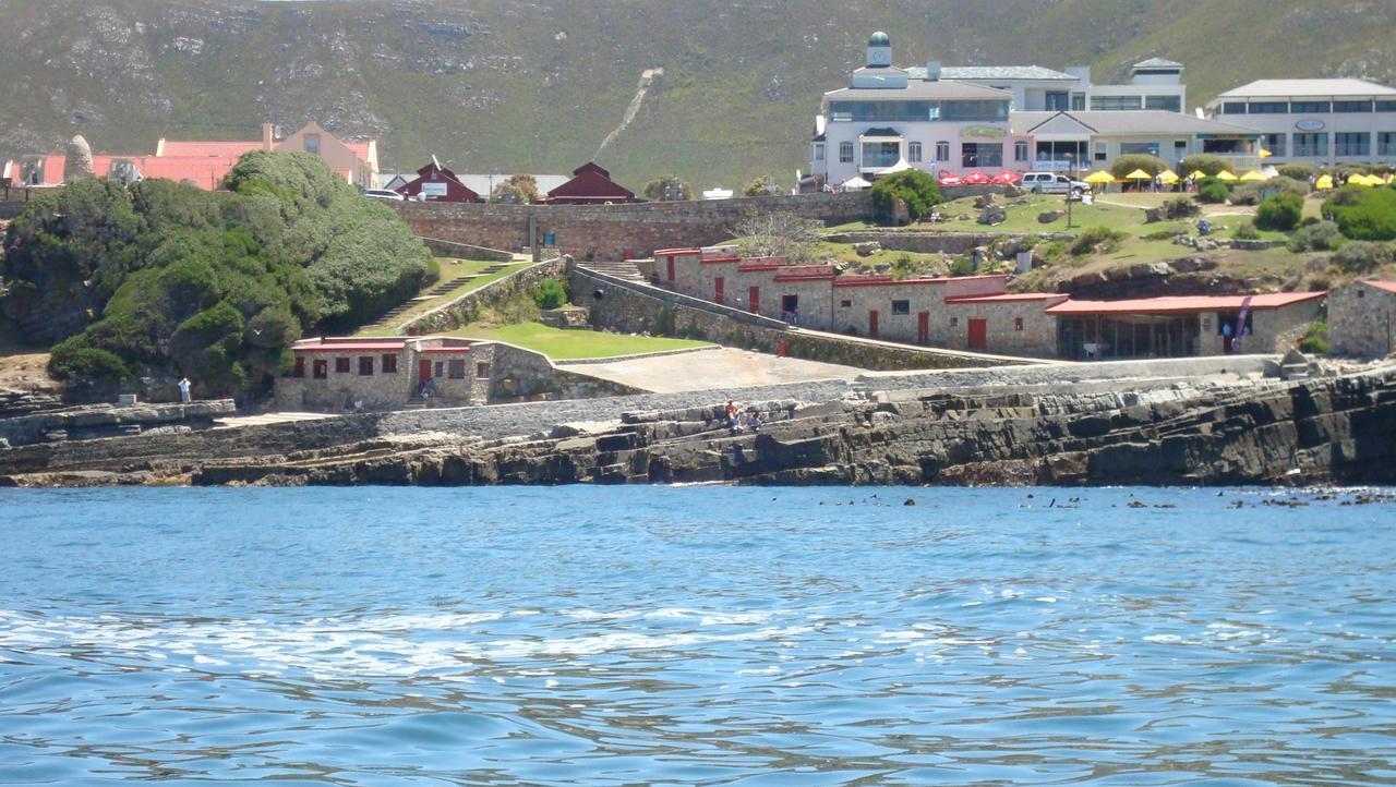 Smuts Ave. Guest Rooms Hermanus Luaran gambar